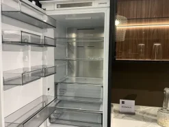 Cucina Stosa moderna con isola altri colori in laccata opaco Metropolis