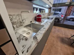 Cucina Tekna design bianca Arredo3 lineare scontata 39%