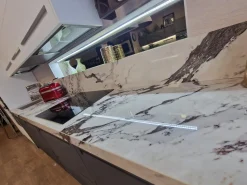 Cucina Tekna design bianca Arredo3 lineare scontata 39%