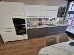 Cucina Tekna design bianca Arredo3 lineare scontata 39%