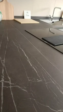 Cucina Time laccata opaco con penisola Arredo3 con un ribasso imperdibile