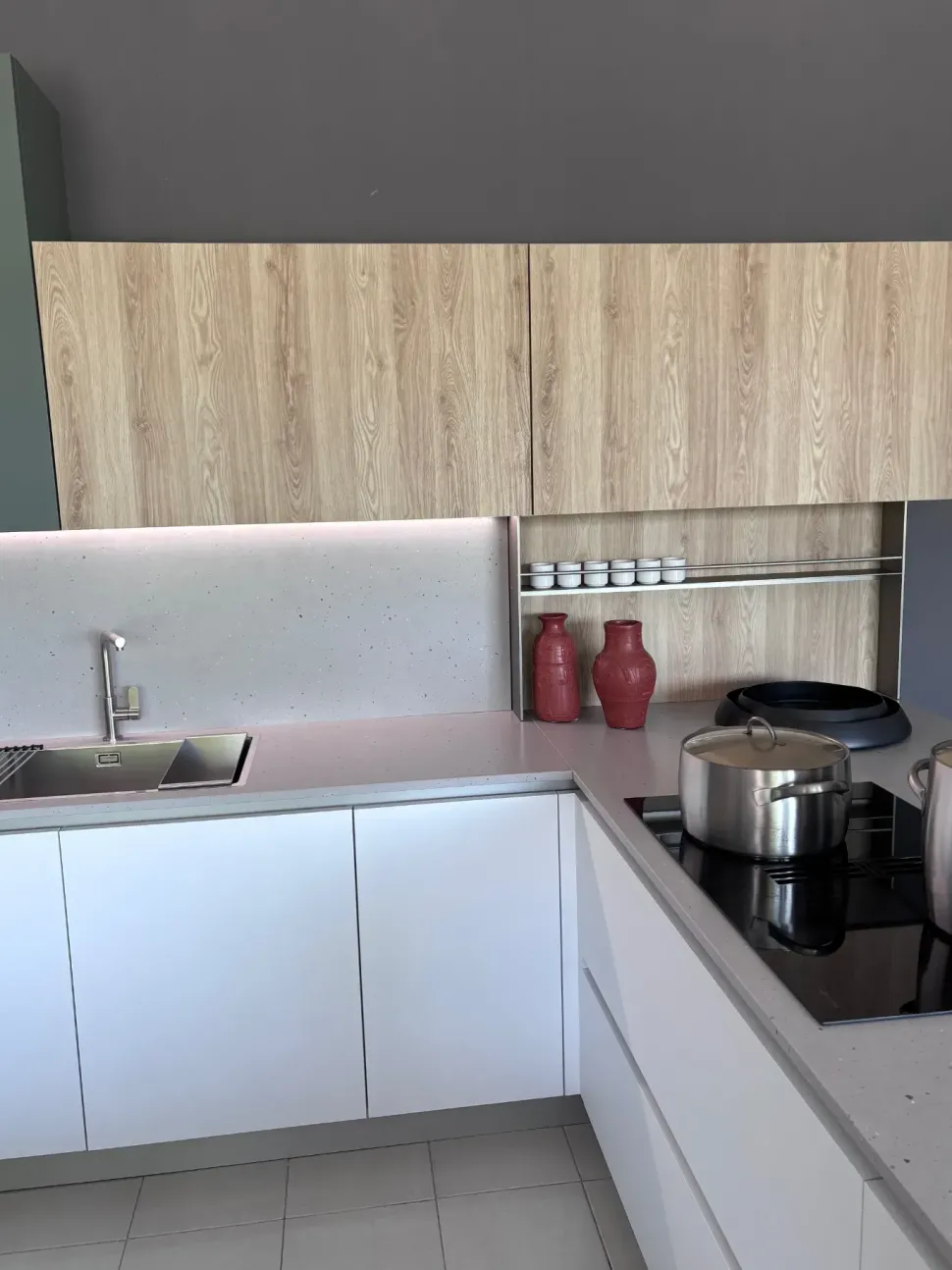 Cucina Time moderna bianca Gentili group con penisola scontata 40%