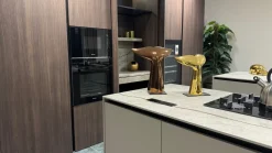 Cucina tortora design con isola Bluna Binova a soli 21900 Euro
