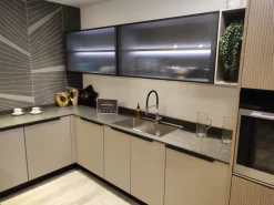 Cucina tortora design con penisola Tratto  Arredo3 scontata