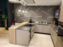 Cucina tortora design con penisola Tratto  Arredo3 scontata