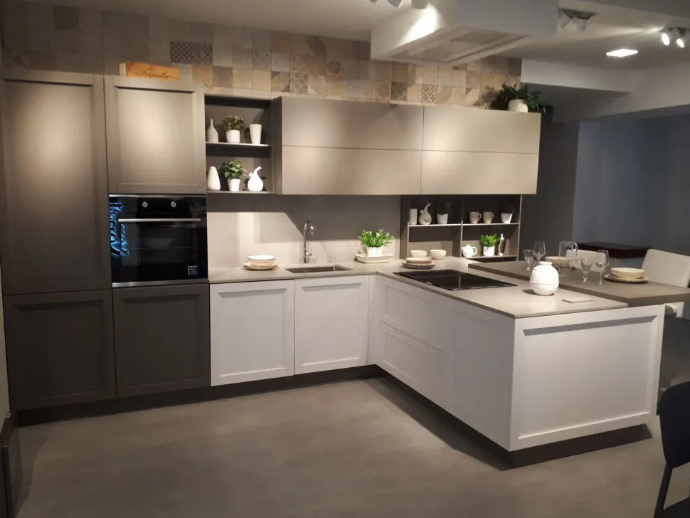 CUCINA Veneta cucine Cucina veneta cucine modello milano laccata PREZZO OUTLET scontata 45%