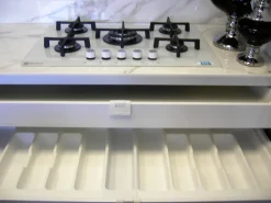 Cucina Vetro design bianca Arredo3 lineare scontata 38%