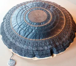 Cuscini divano Pacha mama Cuscino pelle tondo con borchie a prezzi SCONTATI