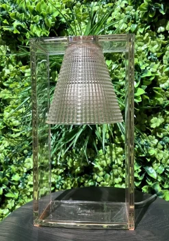 Da tavolo Light-air  Kartell con un ribasso esclusivo