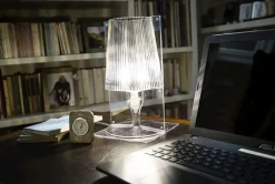 Da tavolo stile Classica Take Kartell con forte sconto