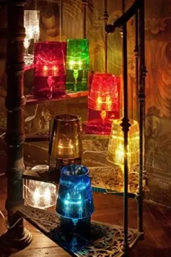 Da tavolo stile Classica Take Kartell con forte sconto