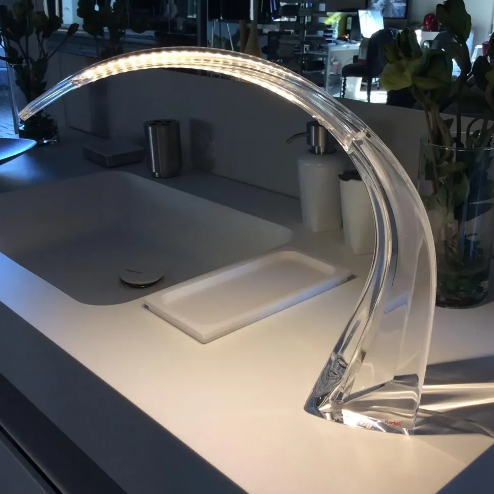 Da tavolo stile Moderna Taj mini Kartell con forte sconto