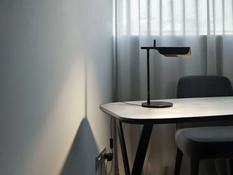 Da tavolo Tab t Flos a prezzo Outlet