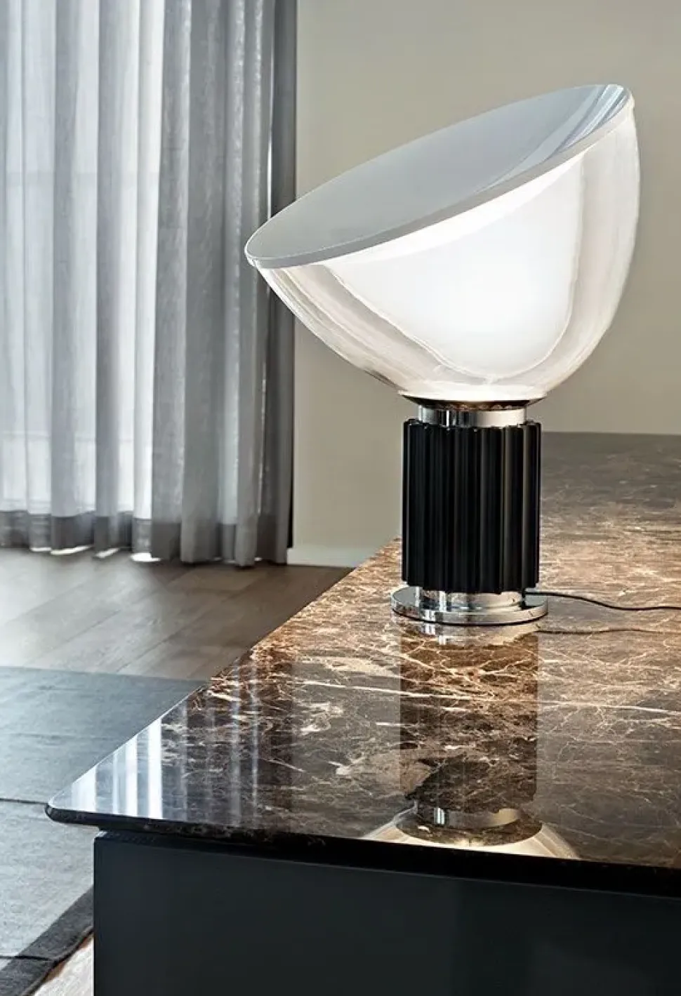 Da tavolo Taccia small Flos in Offerta Outlet