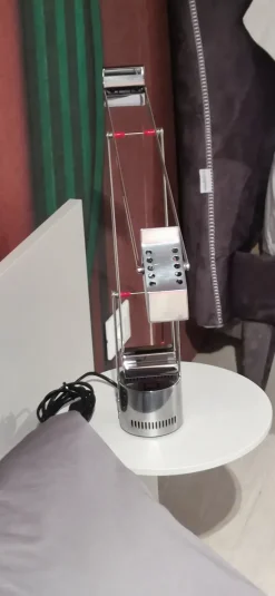 Da tavolo Tizio micro alluminio Artemide in Offerta Outlet