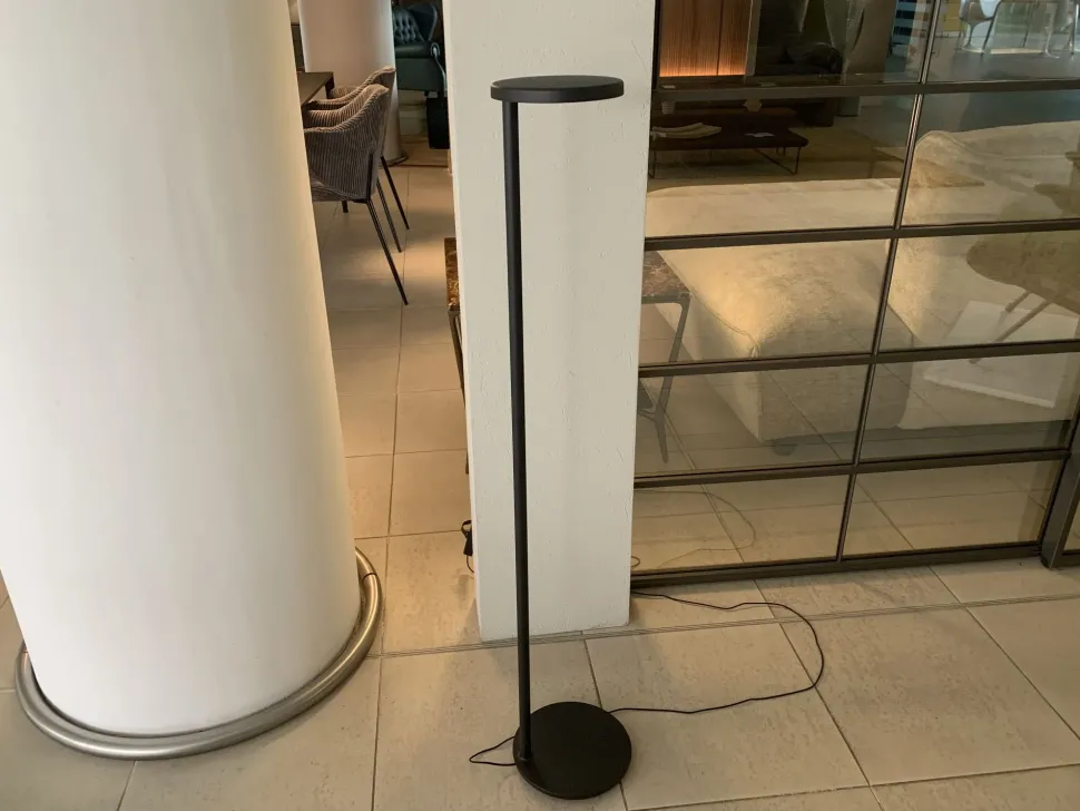 Da terra Oblique floor Flos a prezzo Outlet