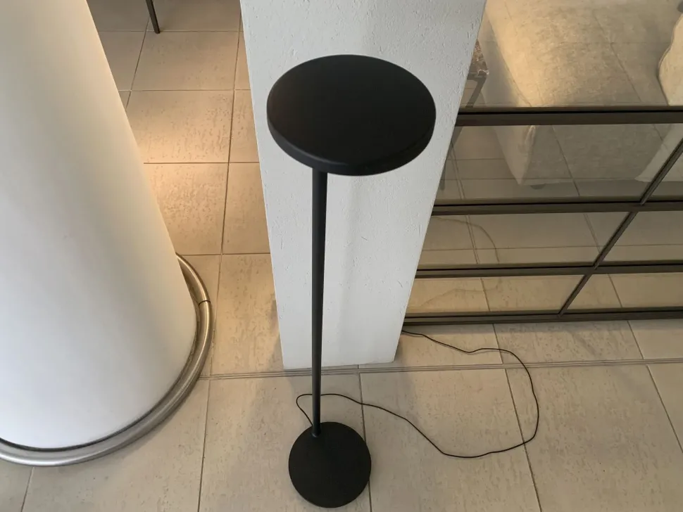 Da terra Oblique floor Flos a prezzo Outlet