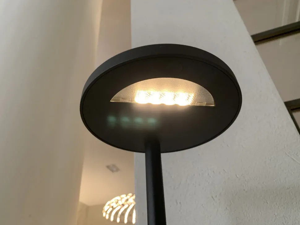 Da terra Oblique floor Flos a prezzo Outlet