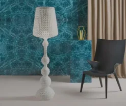 Da terra stile Moderna Kabuki lampada da terra bianca Kartell in offerta outlet