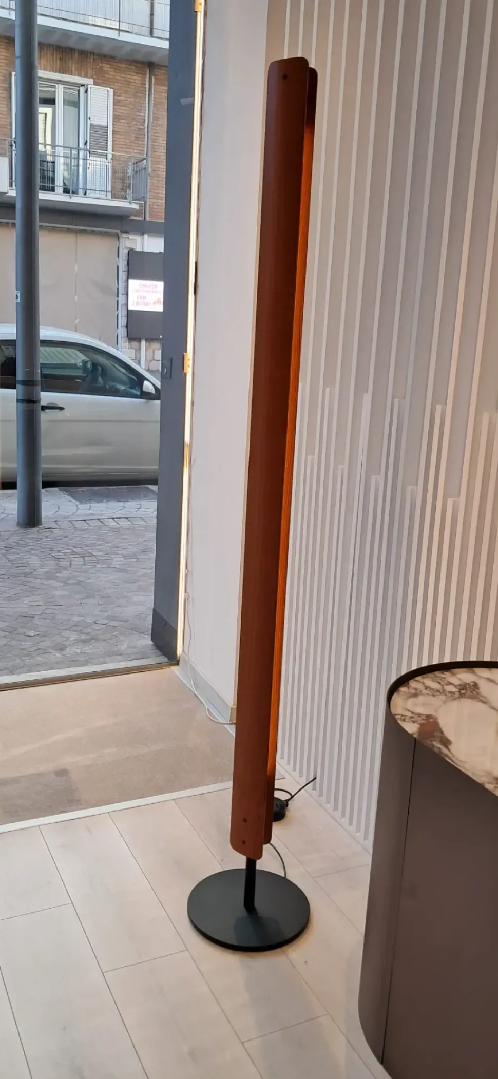 Da terra stile Moderna Seki han floor Flos in saldo