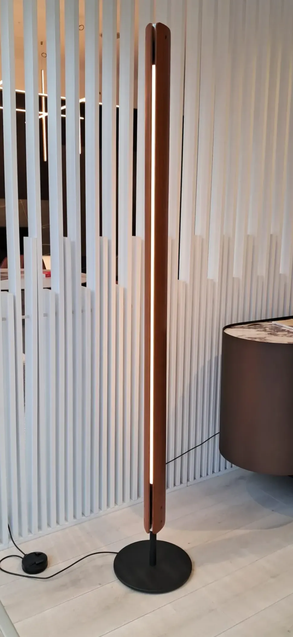 Da terra stile Moderna Seki han floor Flos in saldo