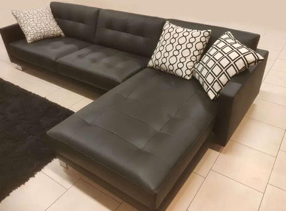 Divani letto con penisola pelle in poliuretano Salcon a prezzo scontato