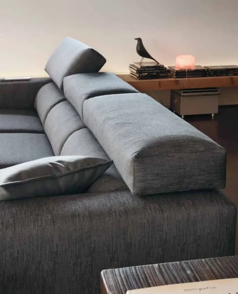 Divani letto con penisola in poliuretano. Md Work a prezzo Outlet.