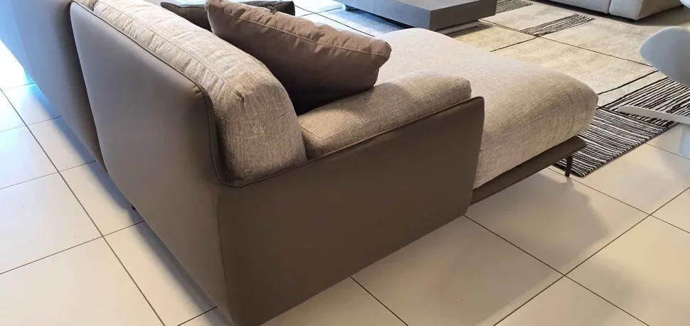 Divani letto con penisola tessuto in poliuretano Ditre italia a prezzo Outlet