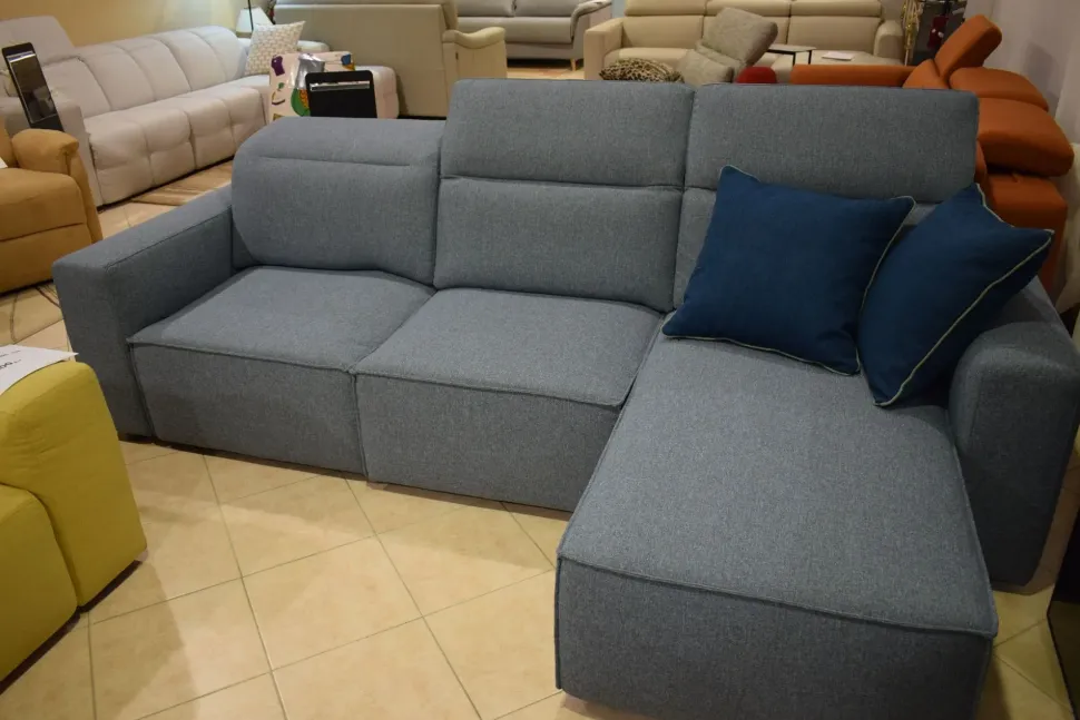 Divani letto con penisola modello Hill di Collezione esclusiva in offerta