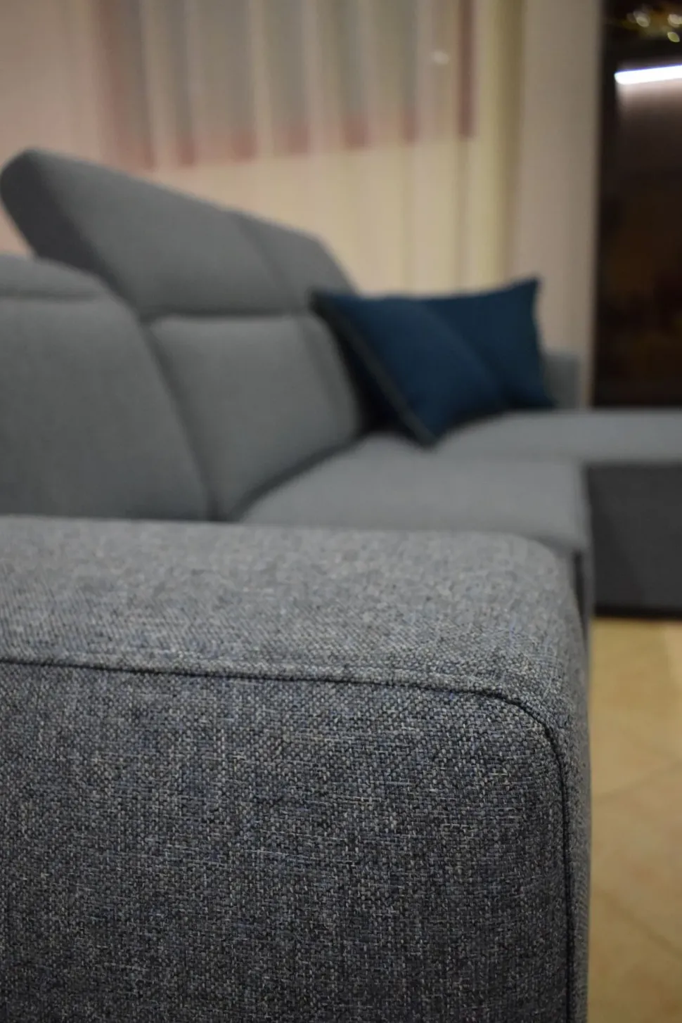 Divani letto con penisola modello Hill di Collezione esclusiva in offerta