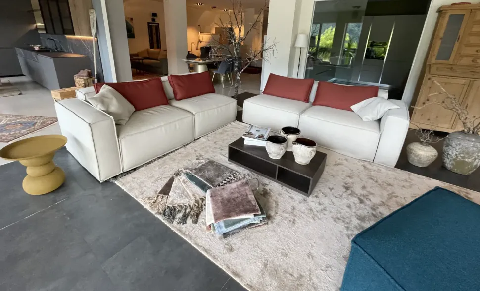 Divano 2 divani cuborosso di Cuborosso in stile design in Offerta Outlet