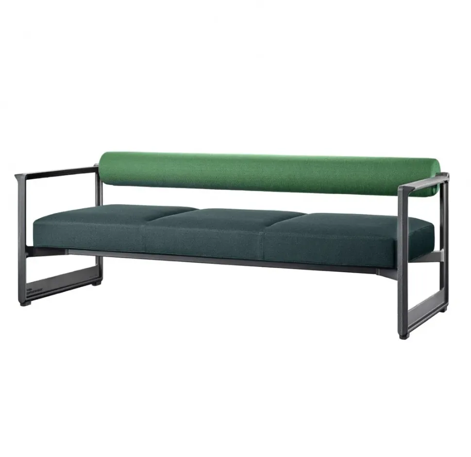 Divano 3 posti Magis a prezzo outlet scontato del 65%. Acquista sull'ecommerce!