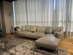 Divano a 3 posti modello Happy jack di Poltrona frau a prezzo riservato