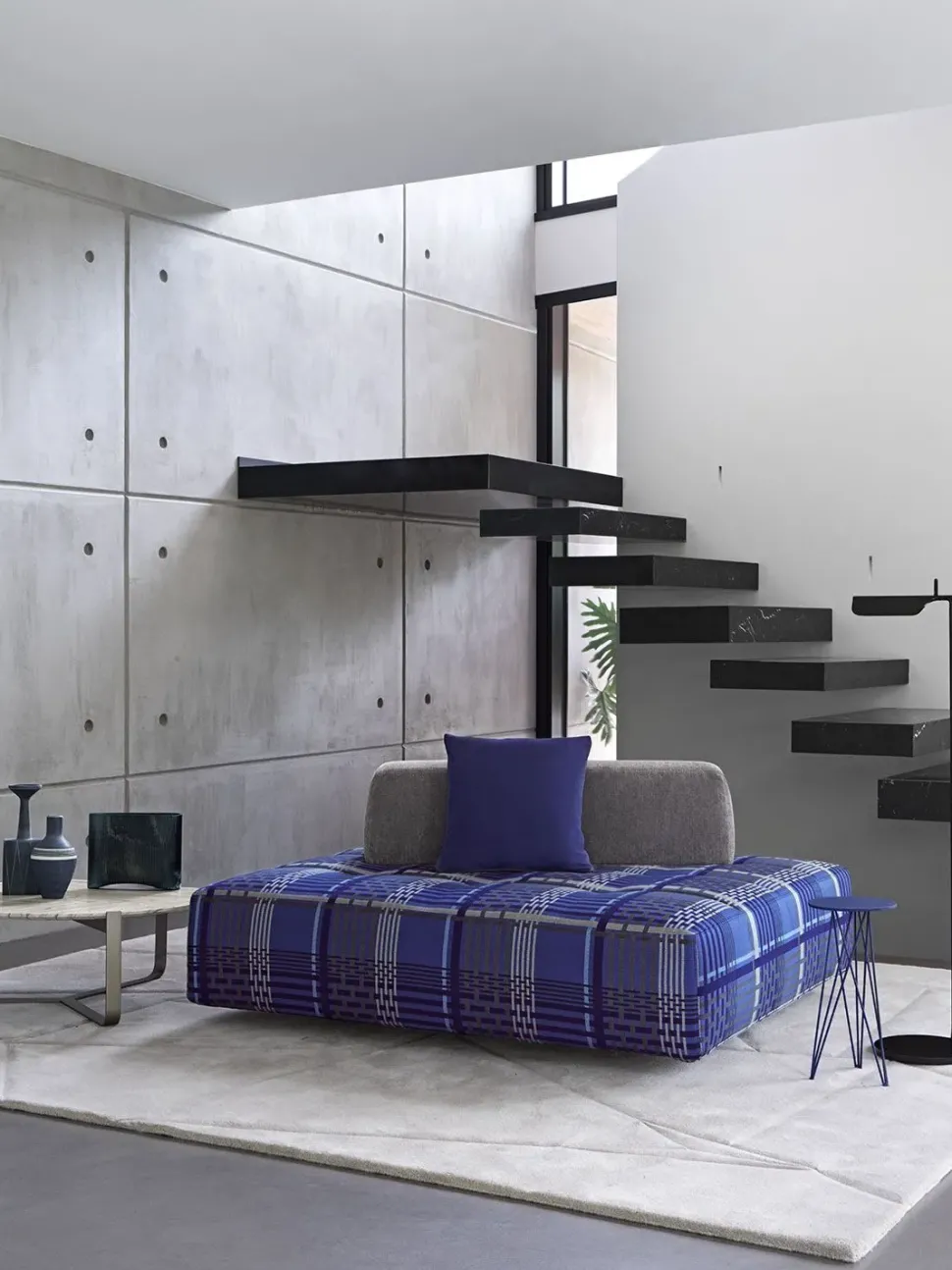 Divano a 3 posti modello Softbench di Flou a prezzo riservato