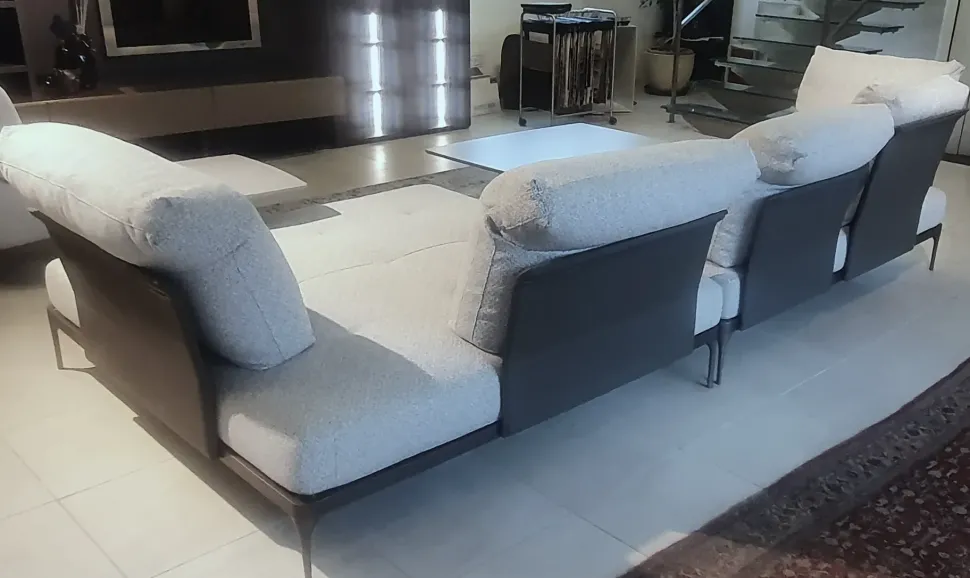 Divano Ada di Ditre italia in stile design a prezzo Outlet