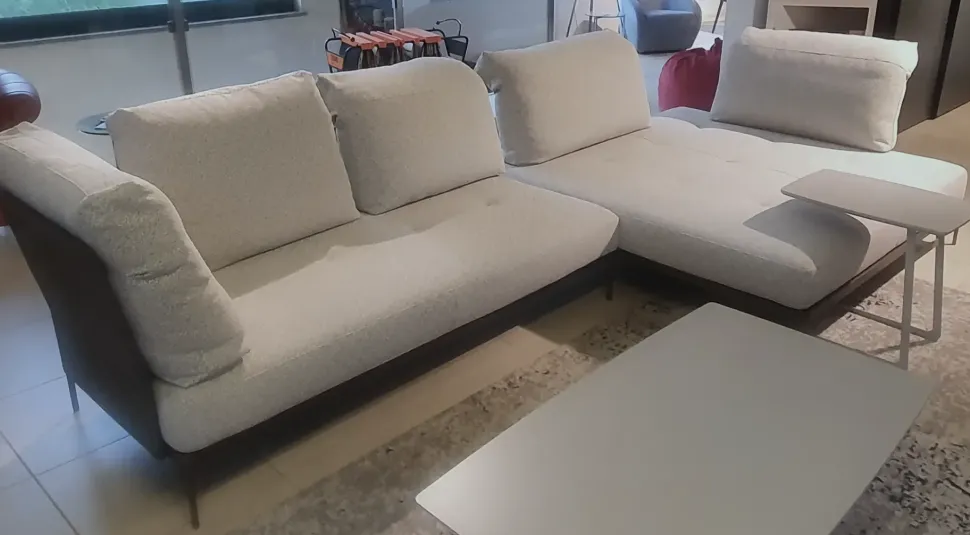 Divano Ada di Ditre italia in stile design a prezzo Outlet