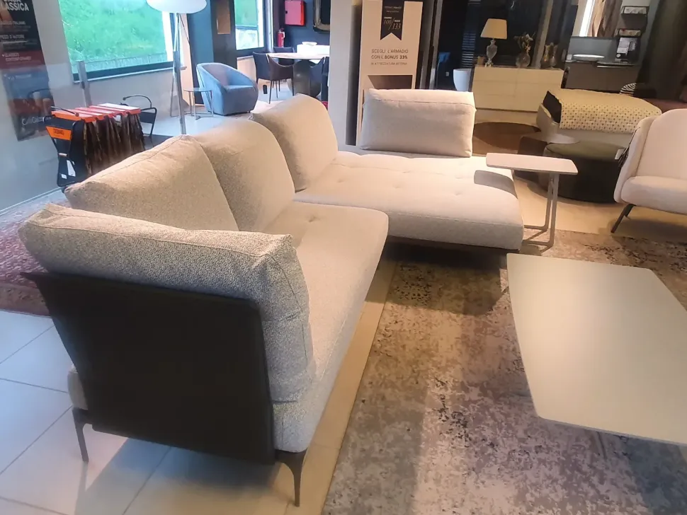 Divano Ada di Ditre italia in stile design a prezzo Outlet