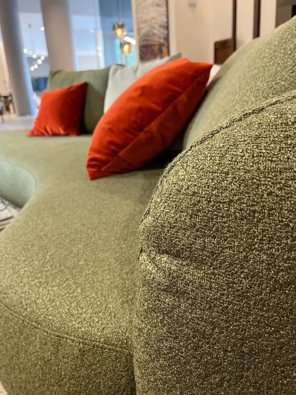 Divano Amalfi tessuto in poliuretano Nicoline a prezzo Outlet