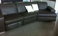 Divano Andy di Doimo sofas in stile moderno a prezzo Outlet