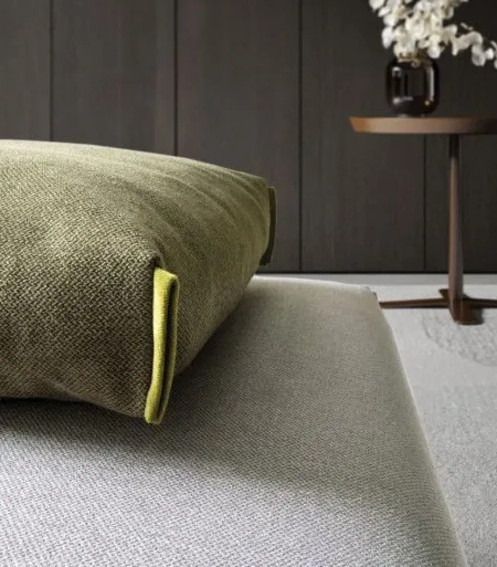 Divano angolare Bacio Le comfort a prezzo scontato