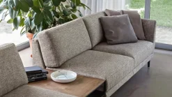 Divano angolare modello Gregory di Doimo salotti in offerta