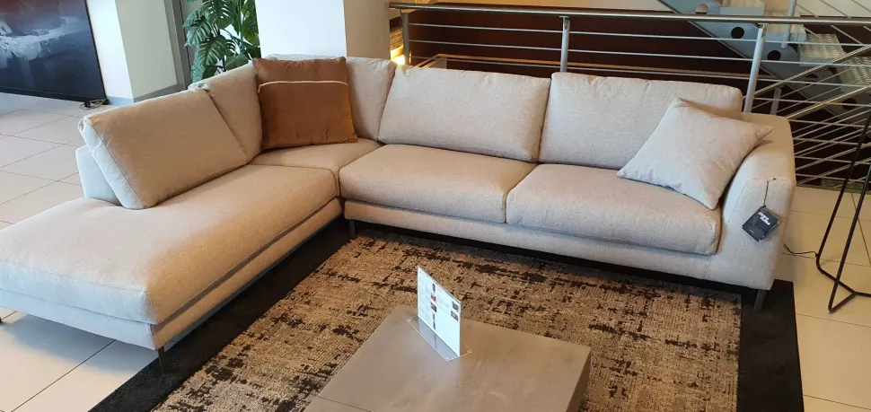 Divano angolare tessuto in misto piuma Ditre italia a prezzo scontato