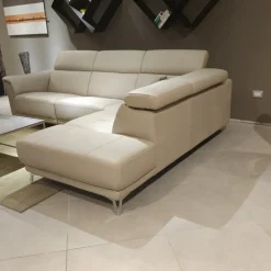 Divano Charleston di Nicoletti home in stile moderno a prezzo Outlet