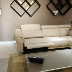 Divano Charleston di Nicoletti home in stile moderno a prezzo Outlet