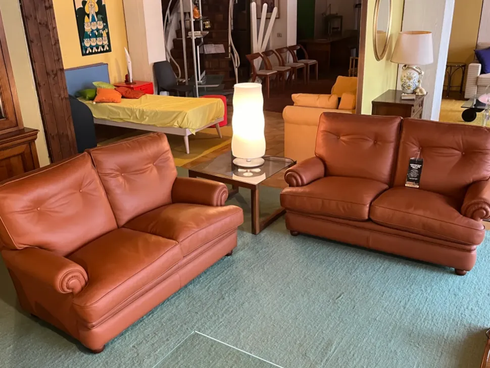 Divano classico pelle Etruria di Artigianale con sconto del - 61%