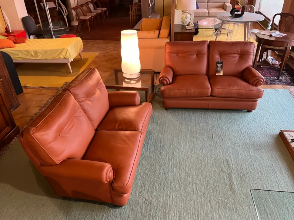 Divano classico pelle Etruria di Artigianale con sconto del - 61%