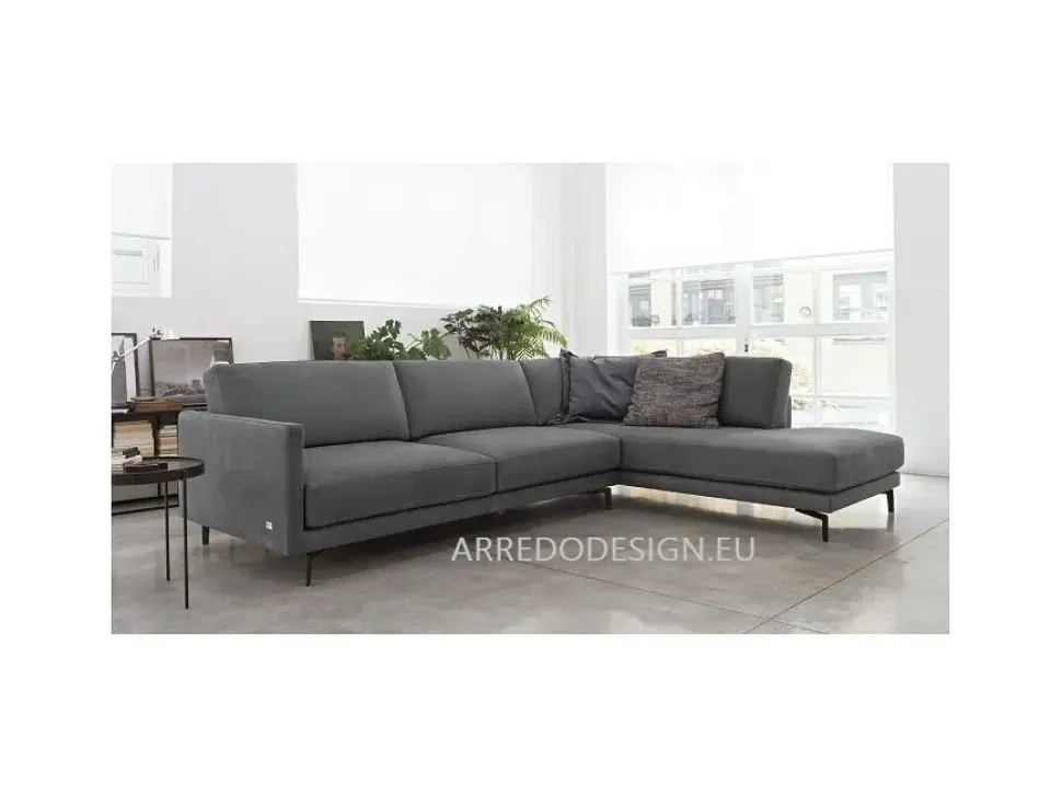 Divano con penisola Bart di Doimo salotti a prezzo scontato