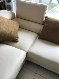 Divano con penisola Cream Artigianale a prezzi outlet