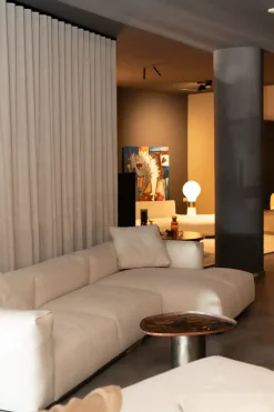 Divano Con penisola Dambodue B&b italia ad un prezzo conveniente