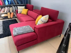 Divano con penisola Glenn Collezione esclusiva in Tessuto a 1460€